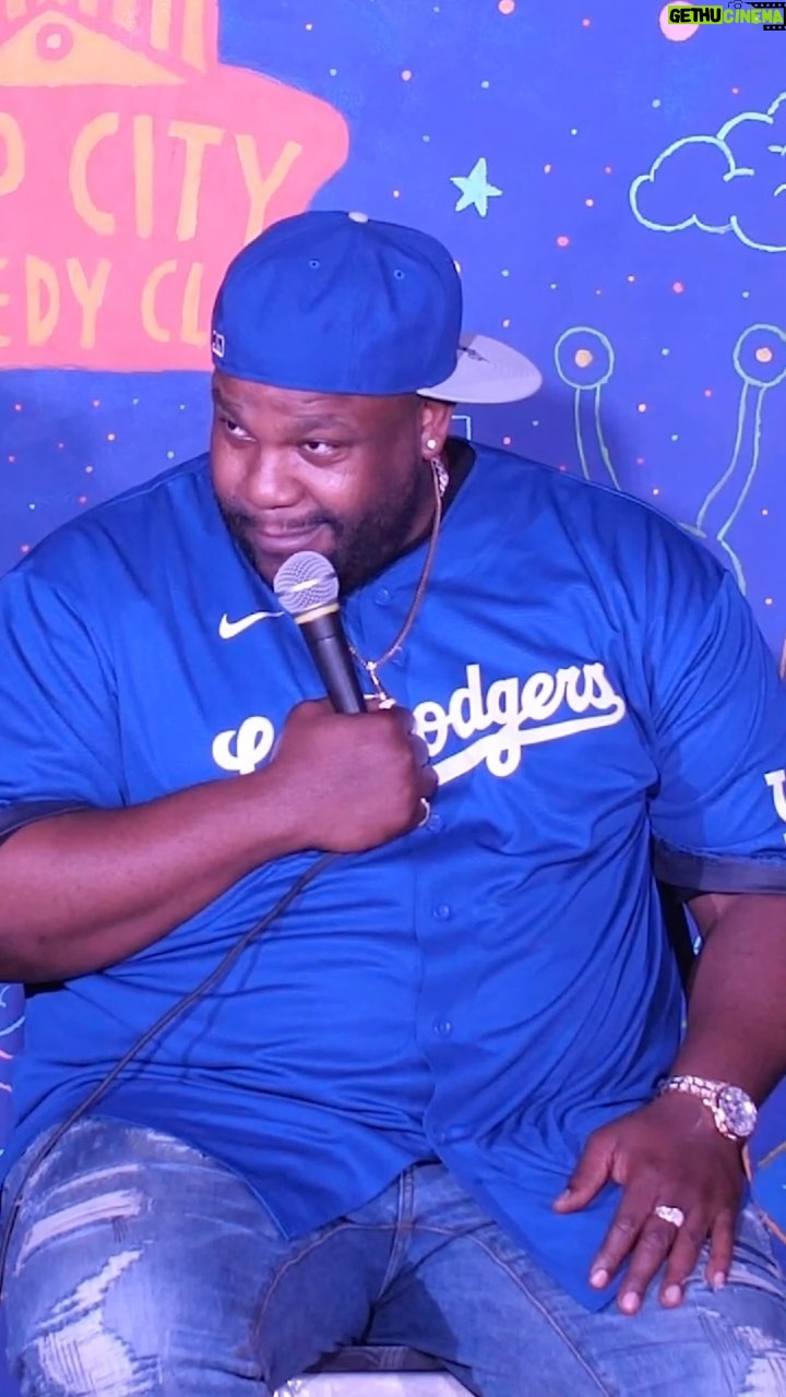 Nate Jackson - 14K Likes - Blind man + Big head man = hilarity! Funny standup crowd work by Nate Jackson