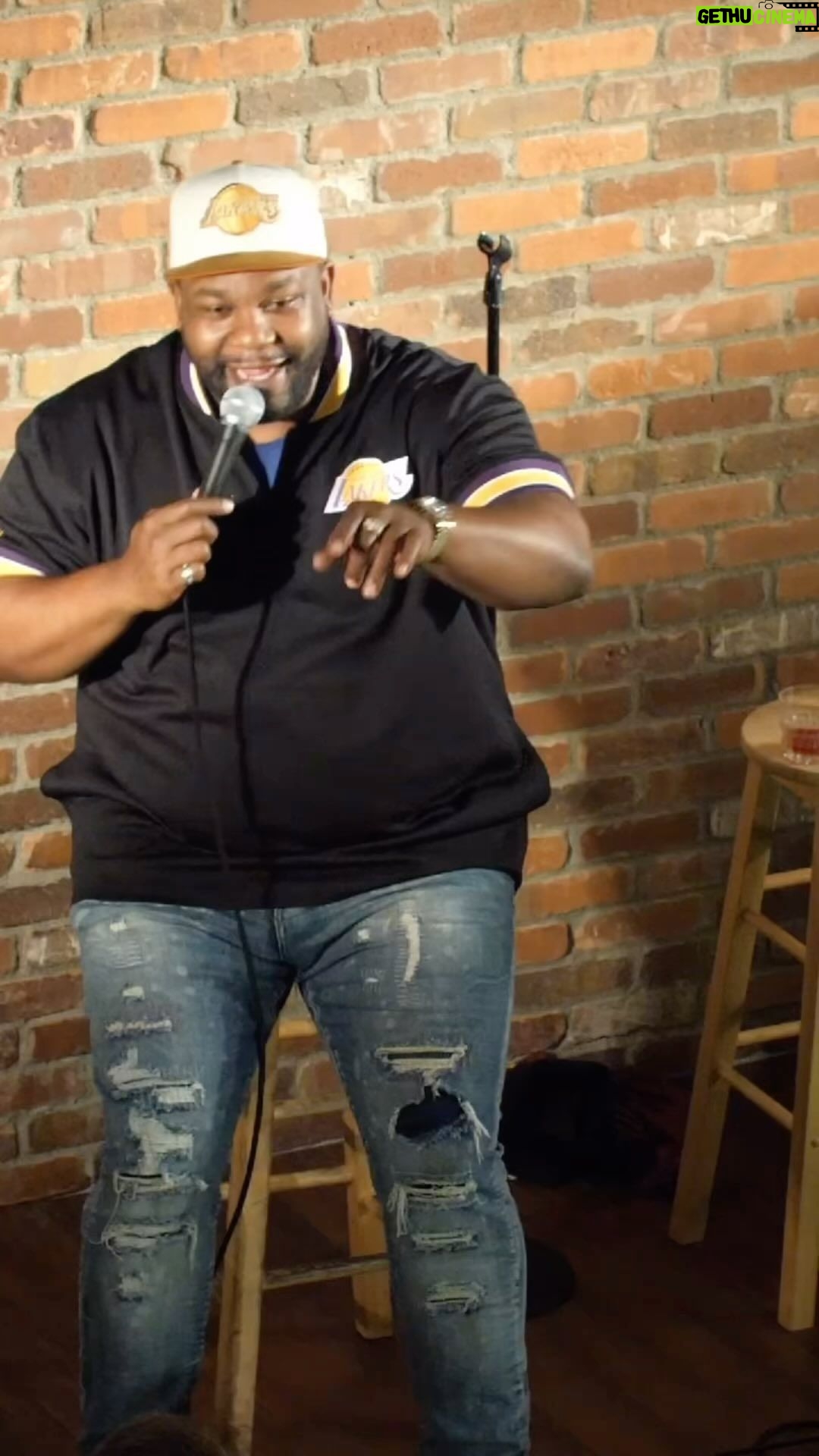 Nate Jackson - 6K Likes - Ninety Thousand Dollar Feet 👣 🤣 Corpus Christi, ChiTown for NYE, Baltimore, and more… #standupcomedy #crowdwork #natejackson