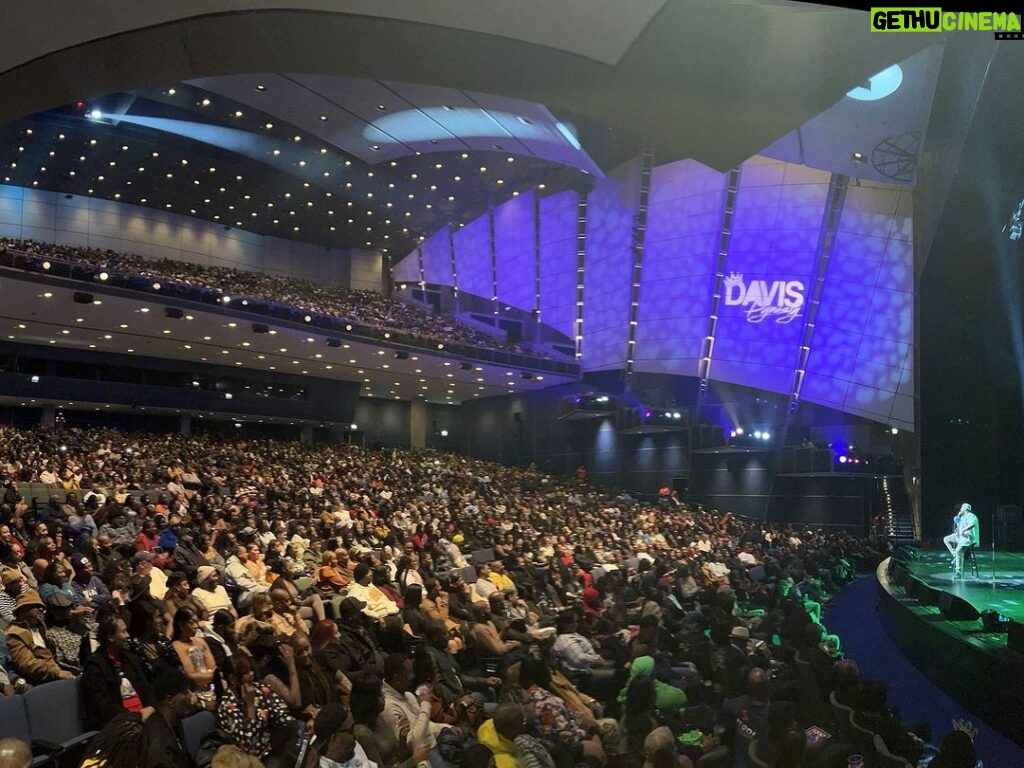 Nate Jackson Instagram - Thank you Chicago for 2 massive shows at the Arie Crown Theater! Thank you big bro @deraydavis for allowing me to be apart of your vision. I had a ball! 🚀 Chicago, Illinois