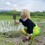 Natsumi Maki Instagram - ぽいの夏休み🌾☀️ #田植え体験 #なつぽい #natsupoi #職業体験