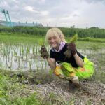 Natsumi Maki Instagram - ぽいの夏休み🌾☀️ #田植え体験 #なつぽい #natsupoi #職業体験