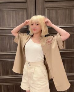 Natsumi Maki Instagram - シャツにハマってりゅ。 #natsupoi #なつぽい #ぽいコーデ