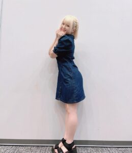 Natsumi Maki Instagram - サイン会はデニムワンピっ🫶 まだまだぽい族と話したりない🥺✨ #natsupoi #ぽい族 #デニムワンピ #女子プロレスラー