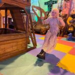 Natsumi Maki Instagram - ブランコ久々〜🎡 わーいわーい ...酔ったぁ。 の巻✨ #natsupoi #なつぽい #大慶園 #こんな彼女はどうですか #ブランコ #プロレスラーの休日