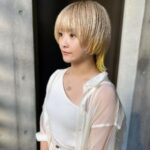 Natsumi Maki Instagram - カットもカラーも色んな人におすすめしてる @hitoshi0825 さん⭐️ 今回はウルフカットに挑戦！！！ 実は襟足だけエクステもつけてて、 ハセガワさんのところではエクステはやってないのだけど、 エクステの馴染みをどうにかしてーってハセガワさんのところに駆け込んだ🫨 地毛みたいにナチュラルだし、 デザインカットも超天才🥹✨ なつぽいの髪型にってぽい族ちゃんも来てくれたみたいで、嬉しい🫶 今度お店で会えるといいなっ🌟 #natsupoi #なつぽい #ウルフカット #ウルフボブ #デザインウルフ
