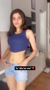 Navika Kotia Instagram - Guess how many years apart is this? 🫶🏻 #trend #reelstrend #transformation #fitness #weightlosstransformation #reelitfeelit