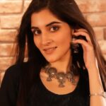 Navika Kotia Instagram – Ethnic Elegance 🖤🩶