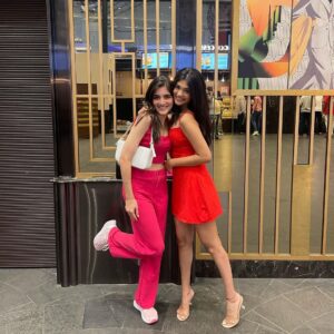 Navika Kotia Instagram - Girls’ day out 🩷 @pranalirathodofficial
