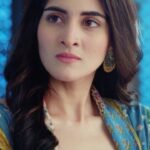 Navika Kotia Instagram – Kesar ke sawaal ka jawaab dekar kya Kabir bata dega use Sooraj ki sachhaayi? Dekhiye #KyunkiSaasMaaBahuBetiHotiHai, har roz, shaam 6:30 baje, sirf #ZeeTV par aur kahin bhi, kabhi bhi @zee5shows par.
#ZeeTVReels

@navika_kotia
@ihimanshusoni