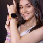Navika Kotia Instagram - As an actor, the itel Smartwatch 2 Ultra is a must-have for my hectic life. With its sleek design, 2” IPS display, impressive 30-day battery life, and more, it’s the perfect accessory for your style, whether it’s for work or socializing. Explore it.