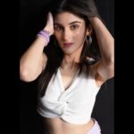 Navika Kotia Instagram - 🤍💜