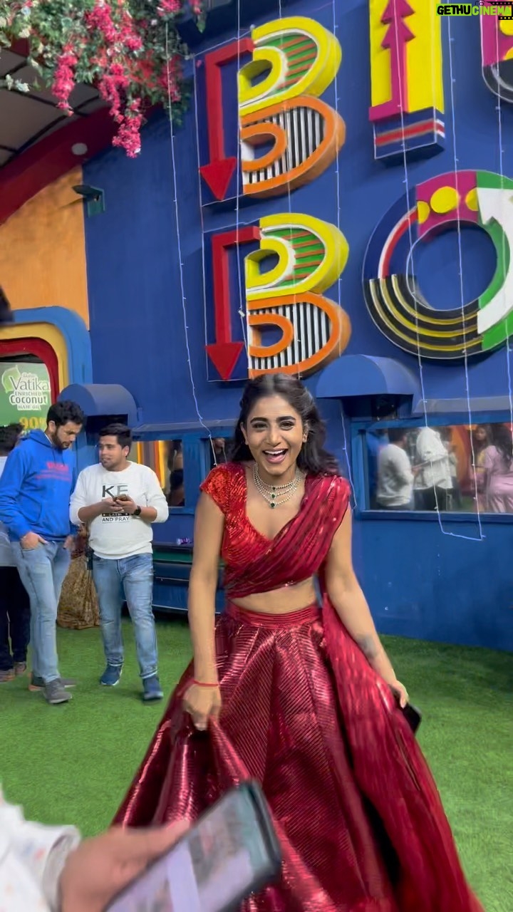 Nayani Pavani - 433.8K Likes - One last time in bigboss7 house 🏡
I love you Biggboss 🥺🤍
Thankyou @starmaa @endemolshineind for the greatful opportunity ✨
Outfit : @renu_label23