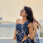 Nayani Pavani Instagram - Sexy winter lona body heater nuvena 🤍💙 Saree : @nayalooks