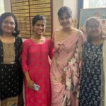 Neha Mahajan Instagram - Meeting senior college students at S.P College, Pune yesterday was a reminder of possibilities and hope, of how much meaning a warm dialogue sprung from curiosity and love and a quest for knowledge is capable of achieving, of genuine give and take of enthusiasm. I was humbled to receive your letter of honour and I am glad to be part of the legacy of your Vanmay Club. Thank you for your love and so many questions. Wishing everyone a lot of stories, poems, movies and music 🎶 love, n. @vanmaymandal_spc
