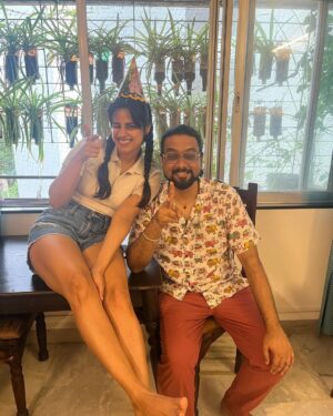 Neha Mahajan Instagram - 🥂 to growing. I feel ecstatic by all the love you all showered upon me on my b’day. All the phone calls, video messages, emails, Ig stories, surprise visits and LOVE has made me super equipped to set out for another year of adventures! Cannot thank you all enough, sorry if I couldn’t respond to each one of you, but you know you made it special. Aai Baba, life is your best gift to me. @bradleyduns you are my soulmate, without you there will be no sunshine to bask in. All my dear friends and family, you hold me whole. I love you all! 😚
Ps - @prassannart got me a b’day hat, I started the day with a 2kms run (11mins) and then resisted a nap and went to the bookstore 😆
#blueberrycheesecake
