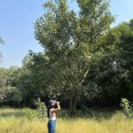 Neha Mahajan Instagram - So fast-paced, picky and persistent! 🎶🙆🏻‍♀️ #birds #mondaymotivation