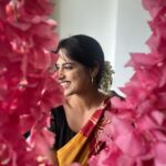 Neha Mahajan Instagram - Hope your festivities are filled with flowers and laughter 🌸 #happyganeshchaturthi