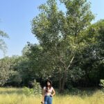 Neha Mahajan Instagram - So fast-paced, picky and persistent! 🎶🙆🏻‍♀️ #birds #mondaymotivation