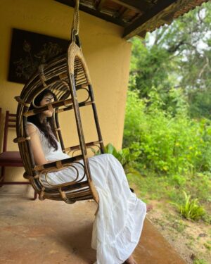 Neha Mahajan Instagram - I think we are lucky the sun rises everyday 😗
Also, have you all looked @cajugrovegoa ? Find the photos in this selection of the hosts Sneha, Shridhar and Anuja - such amazing sweet people 🥰 
#goa #goahomestay #travel #cajugrovegoa