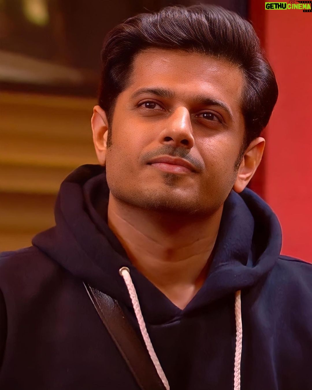 Neil Bhatt Instagram - Ready or not, he comes like a thunder⚡️ To keep watching him as he plays the game with laughter, love, and light-heartedness, #VoteForNeilBhatt by logging on to @officialjiocinema app. You can vote multiple times so what are you waiting for? Vote now and ensure the house never loses its sparkle! ✨ Outfit by - @thalasi.in Styled by - @purvabansal5 Assist by - @kalyanis_couture #NeilBhatt #Neiwarya #BiggBoss #BiggBoss17 #BB17