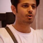 Neil Bhatt Instagram - This was such a pure moment of guidance by Neil❤️ Tshirt - @danzasonofficial Styled by - @purvabansal5 Pr - @vansh_singh888 x @nehasofficial12 #NeilBhatt #NeilWinningHearts #NeilForTheWin #BiggBoss17 #BiggBoss #BB17