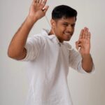 Neil Bhatt Instagram – Simplicity is the ultimate sophistication.