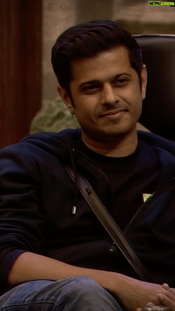 Neil Bhatt Instagram - Neil was nominated by his fellow “dimaag” house contestants for the entire season despite of never violating any rule of the show. Yet, when Neil was given the power to distribute food ration in the house, he chose not to take his revenge out by keeping anyone hungry. Time and again, Neil has proved himself to be a fair contestant, winning hearts by staying true to his honest personality. More power to you Neil. We hope you continue playing the way you are💪🏼 Hoodie by - @spykarofficial Tshirt by - @purvabansal5 Styled by - @purvabansal5 Assist by - @kalyanis_couture #HonestPlayer #WinnerofHearts #NeilBhatt #Neiwarya #BiggBoss17 #BiggBoss #BbB17