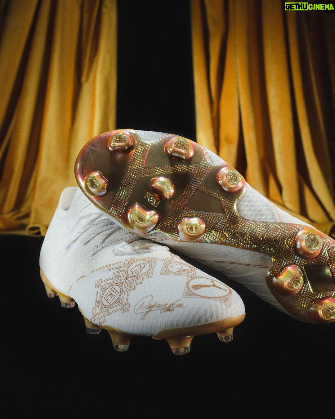 Neymar Jr Instagram - This is for you ❤ I give away one of the 78 @pumafootball FUTURE to my fans. You were there to support me on my journey to reach 78 goals for my country 🇧🇷 You need to: - Like the post - Follow @neymarjr and @pumafootball - Share the post in your story The winner will be announced on Sep 22nd via DM. Boa sorte ! . Isso é para você ❤ Eu vou entregar uma das 78 @pumafootball FUTURE para meus fãs. Você sempre esteve lá para me apoiar em minha jornada para alcançar 78 gols pelo meu país 🇧🇷 Você precisa: - Curtir o post - Seguir @neymarjr e @pumafootball - Compartilhar o post em seu story O vencedor será anunciado no dia 22 de setembro via DM. Boa sorte !