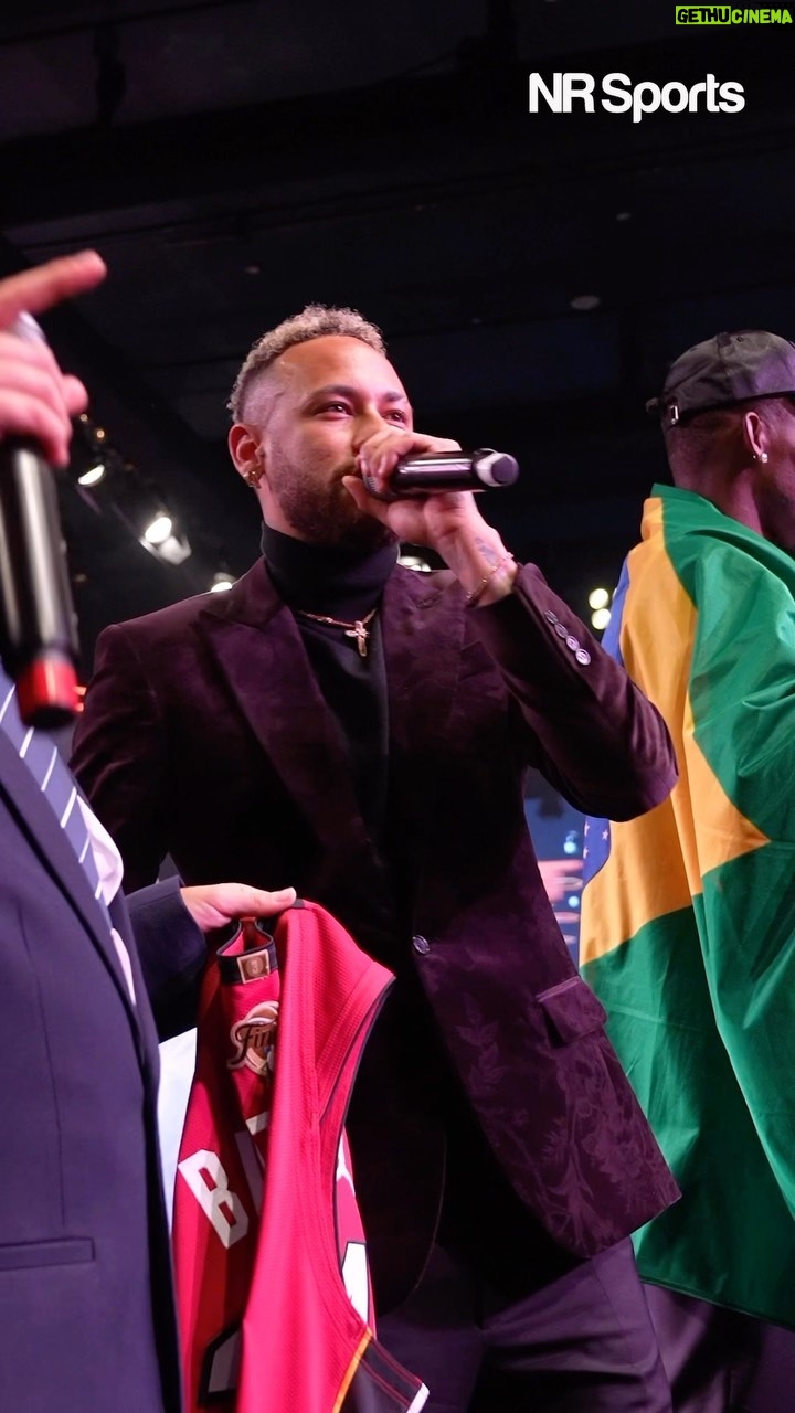 Neymar Jr Instagram - Os bastidores de um grande evento ! O 3º Leilão do @institutoneymarjr foi um grande sucesso. Acompanhamos cada passo do @neymarjr desde a saída de casa nesta grande noite. O video completo você assiste no canal do Youtube da NR Sports ( youtube.com/nrsportscontent ). . Behind the scenes of a great event! The Instituto Projeto Neymar Jr’s 3rd Auction was a great success. We followed Neymar Jr’s each step from the moment he left his home on that great night. You can watch the full video on NR Sports’ YouTube channel ( youtube.com/nrsportscontent ). #neymar #neymarjr #leilaodoinstitutoneymar #institutoneymarjr