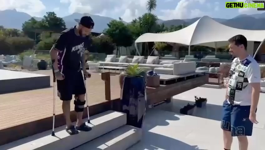 Neymar Jr Instagram - 1 mês de choro e muita dor. KEEP GOING 👑