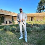 Neymar Jr Instagram - All my life They been tryin' to keep me down 🤷🏽‍♂️🤪 #casamentobiecris Onde O Amor Faz Morada E A Inveja Não Nos Abala