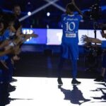 Neymar Jr Instagram - ليلة مبهرة، غمرتني بالسعادة شكرًا لجمهور #الهلال.. فخور كوني هلالي 💙 @alhilal Uma noite incrível que me deixou feliz Obrigado aos fãs do @alhilal .. orgulho de ser Al Hilal 💙