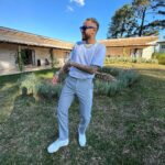 Neymar Jr Instagram - All my life They been tryin' to keep me down 🤷🏽‍♂️🤪 #casamentobiecris Onde O Amor Faz Morada E A Inveja Não Nos Abala