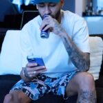 Neymar Jr Instagram - It’s time the beautiful game was given some wings. Welcome to @redbullfootball 👋⚽ - Ya era hora de que al fútbol le dieran alas. Bienvenido a @redbullfootball 👋⚽