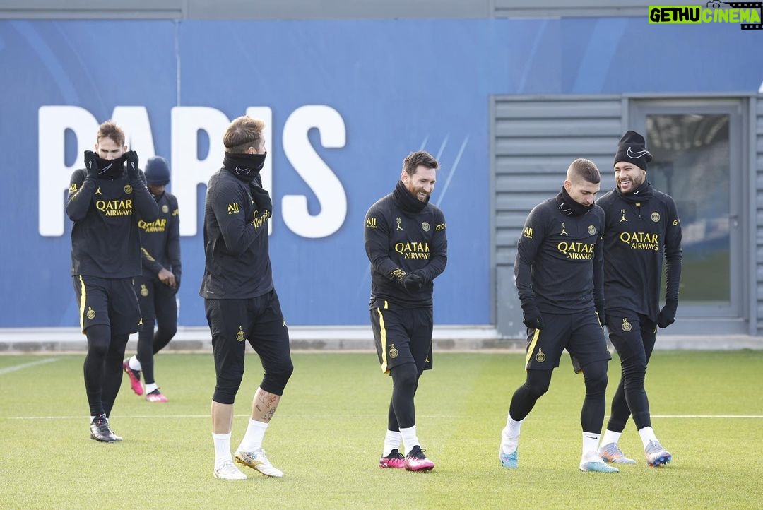 Neymar Jr Instagram - Primeiro treino com 31 😉😍🥵