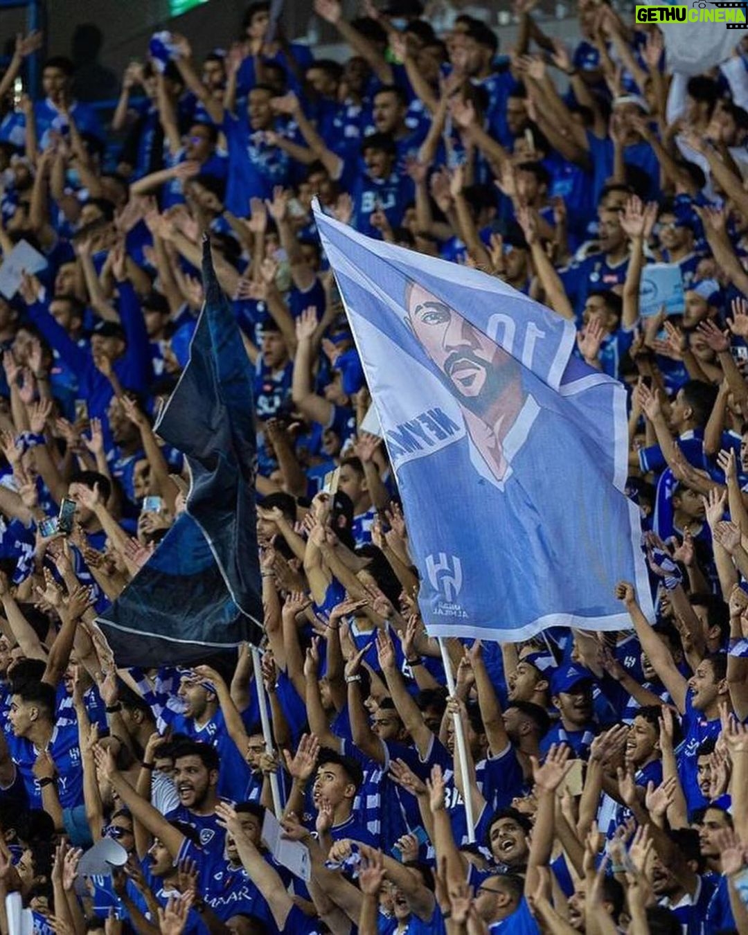 Neymar Jr Instagram - *Foi muito maravilhoso receber o carinho dos torcedores do @alhilal 💙🤍 *Recorde de gols pela @cbf_futebol 💙💚💛 *Nascimento da minha princesa MAVIE 😍 2023 foi um ano muito difícil pra mim mas esses 3 momentos ficarão guardados na minha memória e no meu coração ❤️