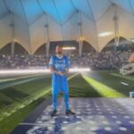 Neymar Jr Instagram - *Foi muito maravilhoso receber o carinho dos torcedores do @alhilal 💙🤍 *Recorde de gols pela @cbf_futebol 💙💚💛 *Nascimento da minha princesa MAVIE 😍 2023 foi um ano muito difícil pra mim mas esses 3 momentos ficarão guardados na minha memória e no meu coração ❤️