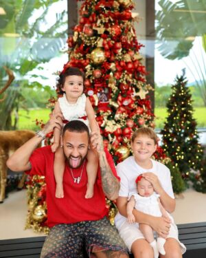 Neymar Jr Instagram - Feliz NATAL 🎄🎁