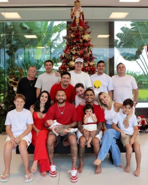 Neymar Jr Instagram - Feliz NATAL 🎄🎁