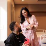 Neymar Jr Instagram - Nossa Mavie chegou pra completar as nossas vidas ❤️🙏🏼 Seja bem-vinda, filha! Você já é muito amada por nós.. obrigada por ter nos escolhido ✨ Que Deus te abençoe!
