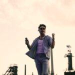 Niall Horan Instagram - “Everybody Wants To Rule The World” by @tearsforfearsmusic has always been one of my favourite songs and I’ve had a blast singing it with you at all the festivals this year . The cover is out on The Show: The Encore streaming everywhere now !