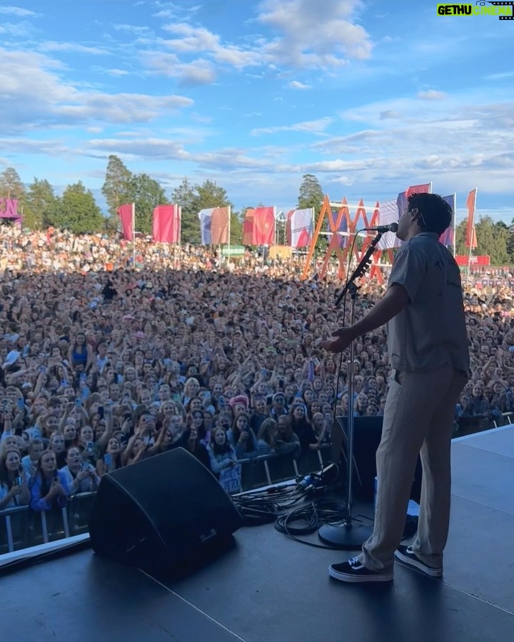 Niall Horan Instagram - Stavern . That was amazing ! Thank you for having me and being an incredible crowd. Can’t wait for Oslo next year xx Stavernfestivalen