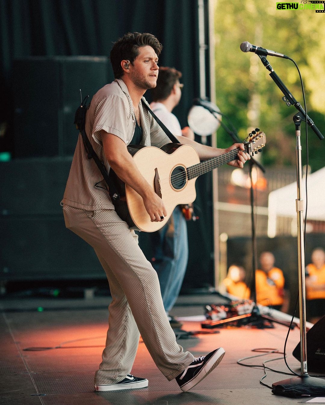 Niall Horan Instagram - Stavern . That was amazing ! Thank you for having me and being an incredible crowd. Can’t wait for Oslo next year xx Stavernfestivalen