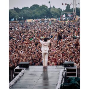 Niall Horan Instagram - Thank you so much IOW ! Thank you for braving the rain and standing out there to watch me. It’s been a dream of mine to play this festival and it lived up to and beyond my expectations. Loved it