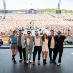 Niall Horan Instagram - PINKPOP ! What an unbelievable crowd, thank you for coming out to see us . Also huge thank you to the incredible @thelumineers for bringing me out to sing one of my favourite songs with them ! Pinkpop Festival
