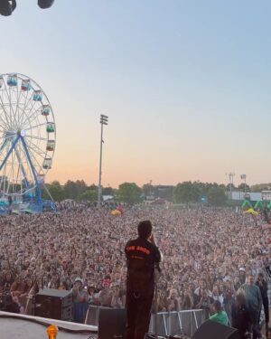 Niall Horan Instagram - BOSTON thank you for an incredible night . Perfect audience to kickstart an amazing summer of festivals. Can’t wait to come back and see you all next year on tour xxx