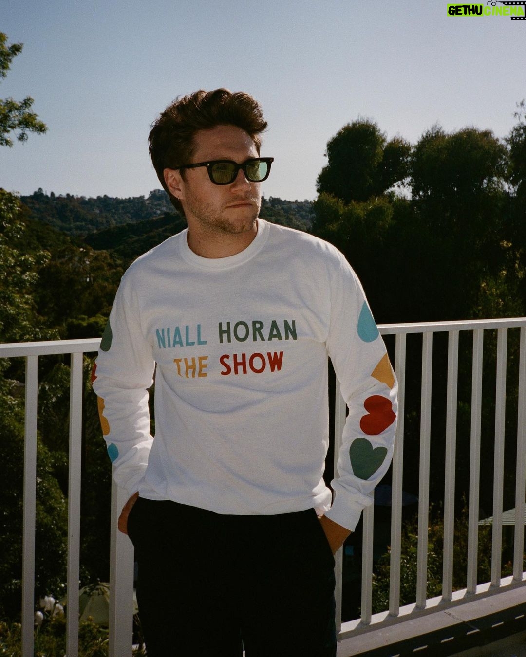 Niall Horan Instagram - HELLO LOVERS! New merch out now