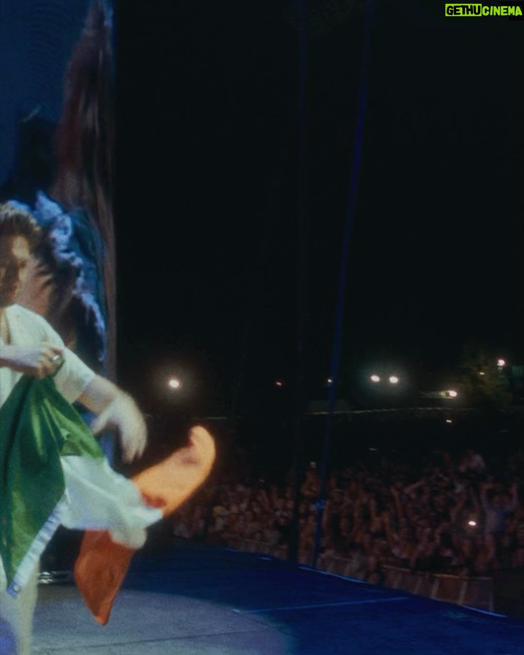 Niall Horan Instagram - I’ve dreamt of playing festivals since I was a kid . Thank you to everyone from all around for world for coming out to see us play this year , when you are so spoiled for choice at the these things. Live music is the best thing in the world and the festivals made me even more excited for tour next year. We are currently putting ‘The Show’ together and I can’t wait for you to see what I have ready for ya.