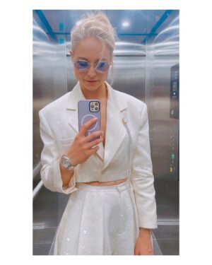 Niamh Algar Instagram - Thank you for a lovely evening @skytv 
💕❤️💙💜💛💚🧡

Thank you @cartier ⌚️
@les_monts @magdabutrym @otiumberg xxx

Styling @hollyevawhite 
Hair @hurrbydavid 
Makeup @kennethsohmakeup