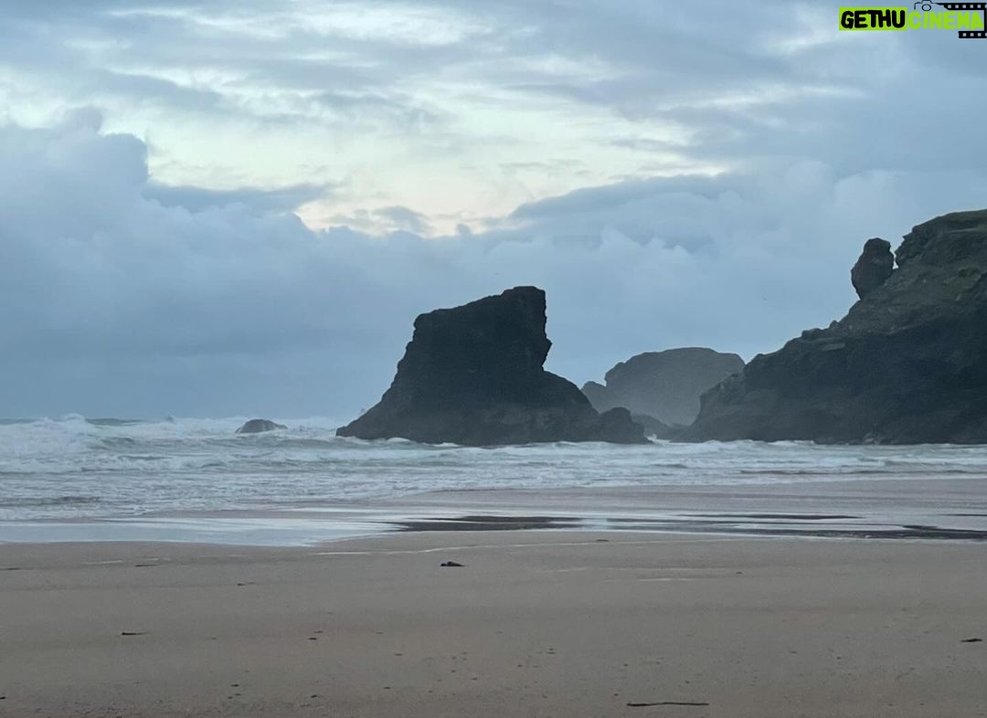 Niamh Algar Instagram - That's a wrap on Playing Nice! Thank you Cornwall for being such stunning hosts over the past 3 months, I've never felt more at home! Thank you to our extraordinary director @katehewittme for being so kind and inspiring. Thank you to @rabbit.track.pictures @studiocanaluk @itv & the incredible crew who made this job so special. And to @jginorton @jessierbrownfindlay & James MacCardle who I miss already! ❤️🎬❤️🎬❤️